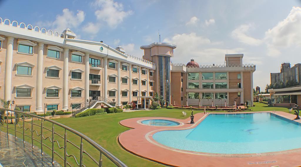 Holiday Regency Moradabad Exterior foto